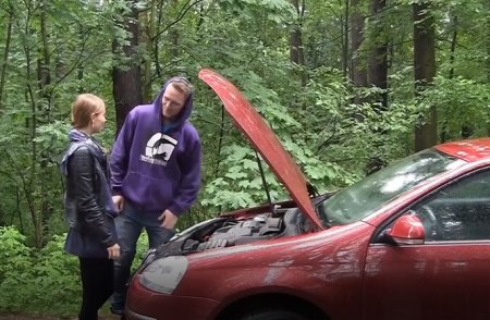 Отблагодарила приятного парня за помощь