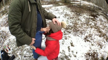 Проголодалась па прогулке и поела спермы любимого