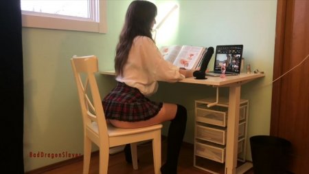 Парня у студентки нет, но есть игрушки