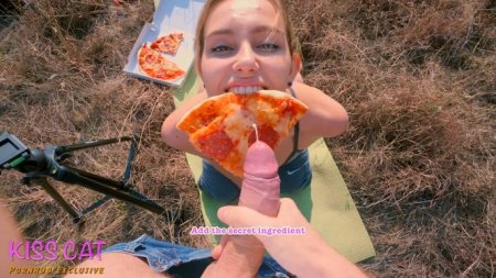 Пицца со спермой не такая сухая