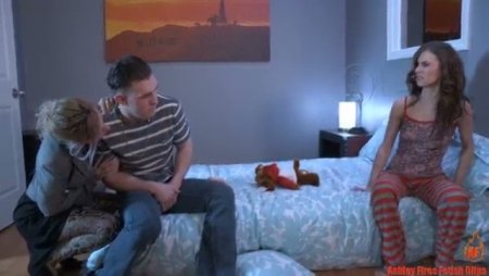 Мать руководит изнасилование дочери