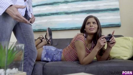 Папочка я делаю уроки и не сосу брату