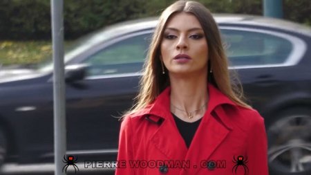 Манерная девка на кастинге Вудмана ебется как шалава